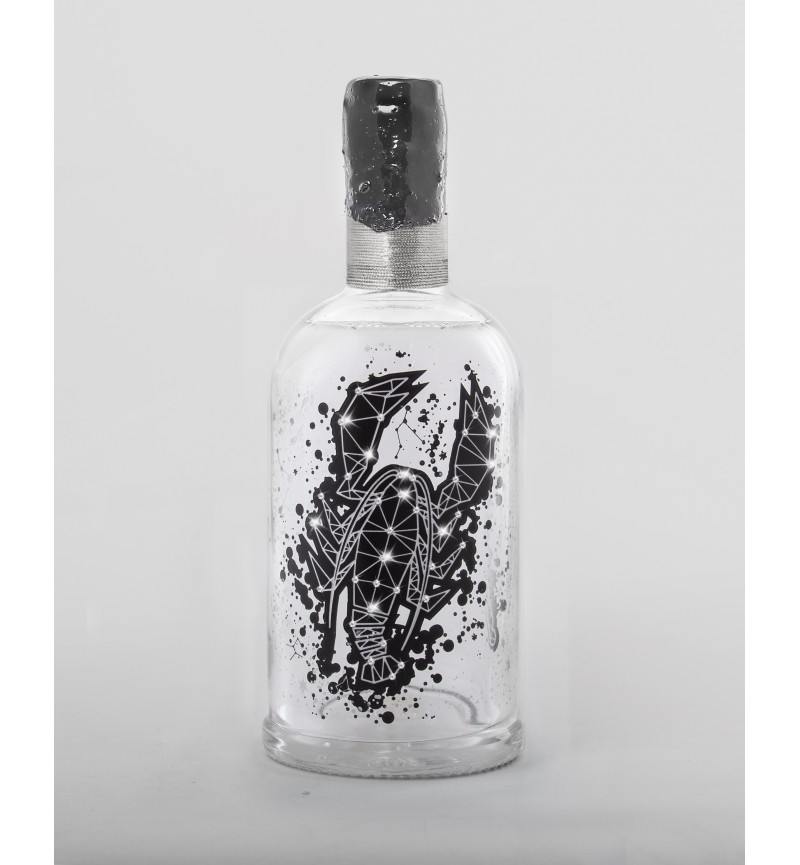 Бутылка "Рак" со стразами Сваровски с "Царской" в подарочной упаковке